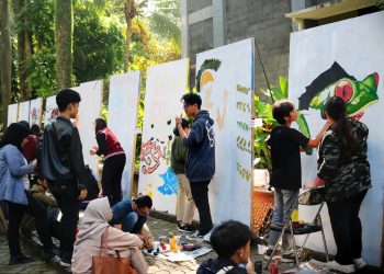 Hima Seni Rupa UB Gelar Tiba-Tiba Kita Mural! Wadahi Mahasiswa FIB Tuangkan Kreativitas